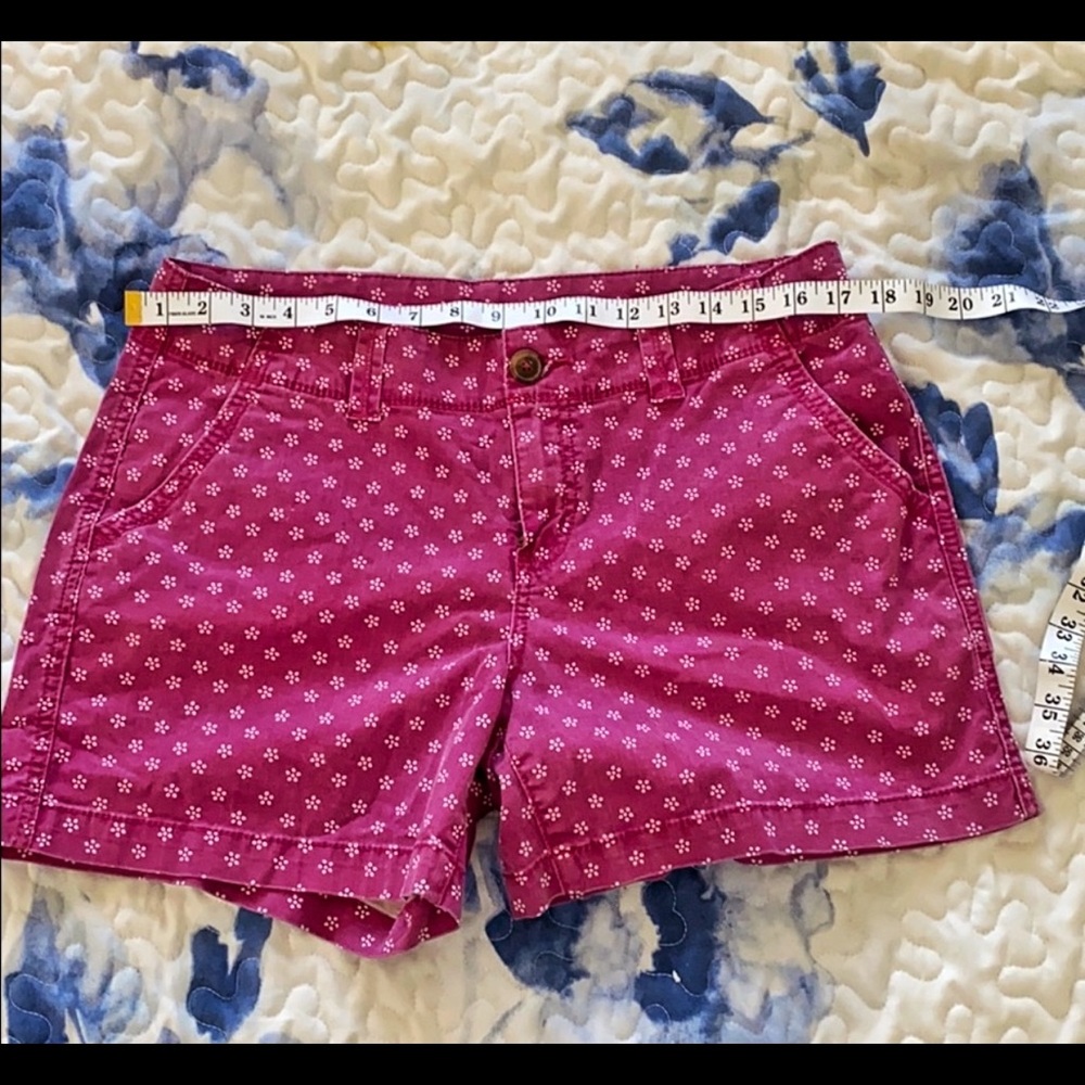 👸🏻 Maurice’s Plum Shorts White Flowers 11/12